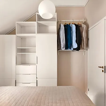 Modern In Charming Area Appartement *